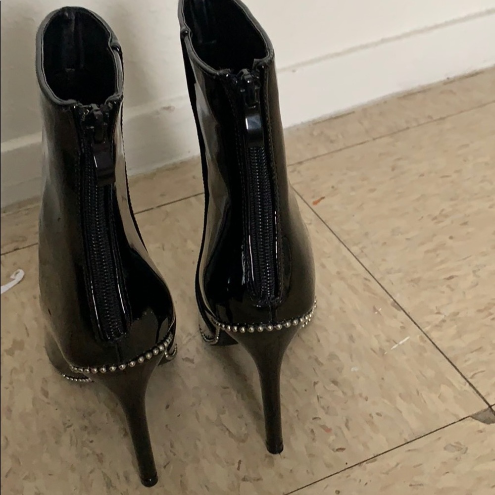 Heels - Picture 3 of 4